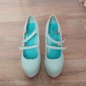 Mint heels